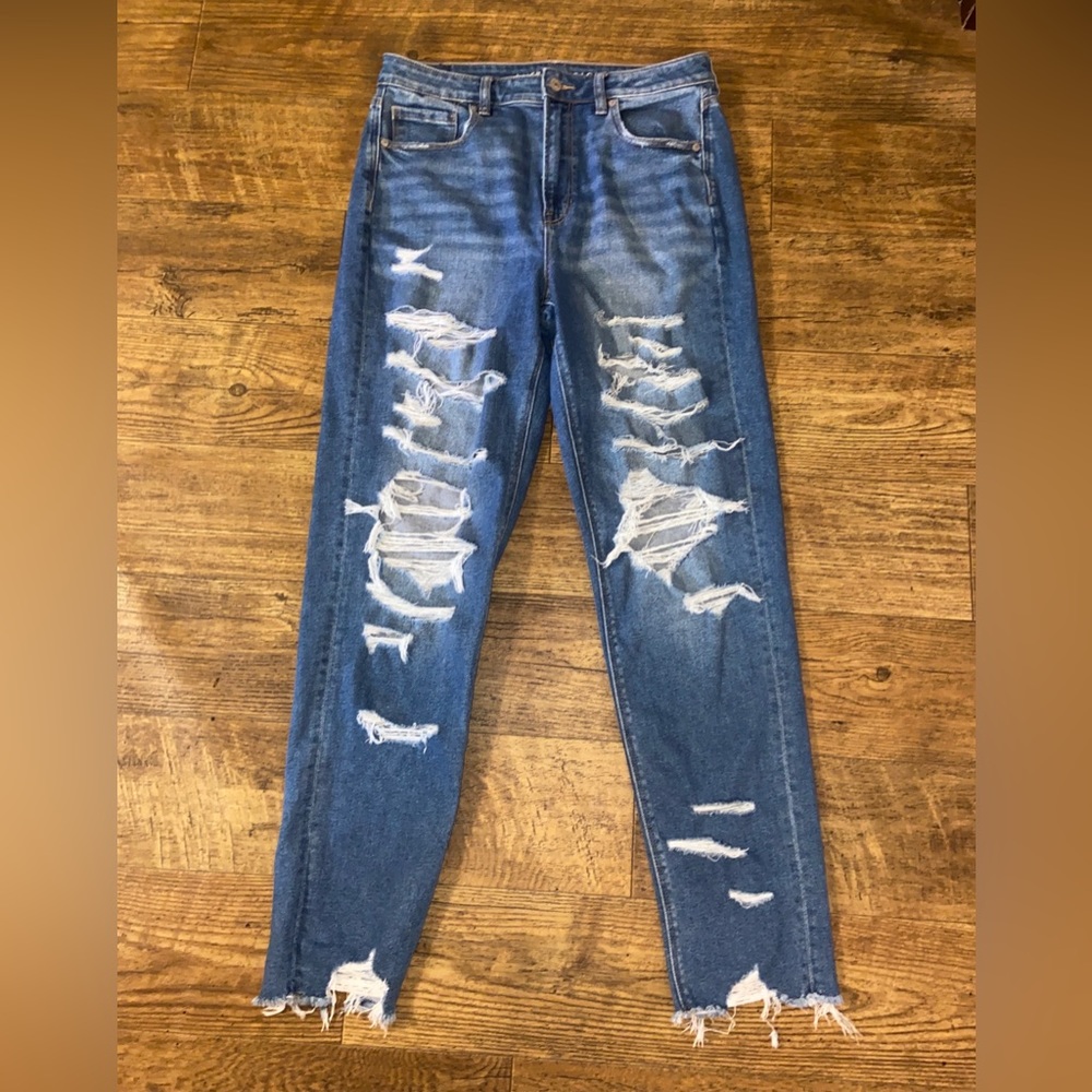 American Eagle Mom Jeans SZ 12 x-Long Hi Rise Distressed Stretch Jean
